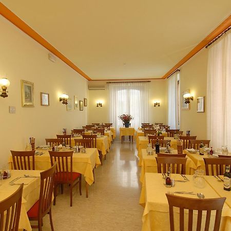 Hotel Delizia Genovese Montecatini-Terme Esterno foto