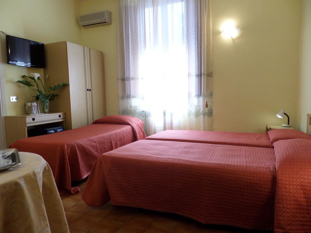Hotel Delizia Genovese Montecatini-Terme Esterno foto