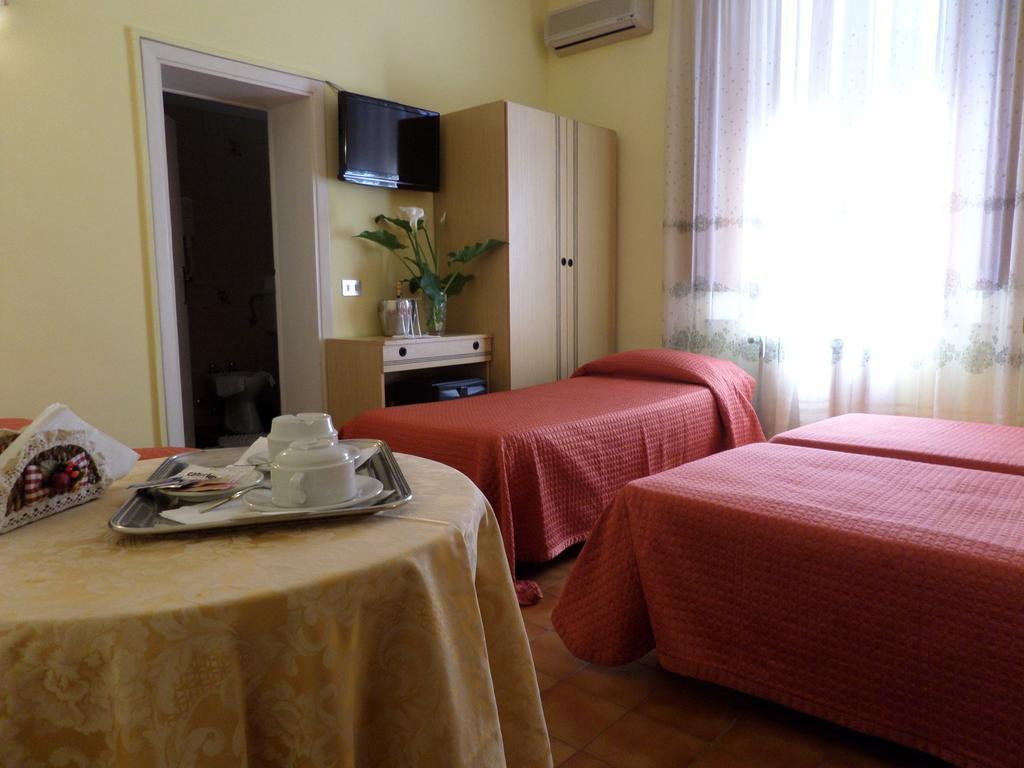 Hotel Delizia Genovese Montecatini-Terme Camera foto