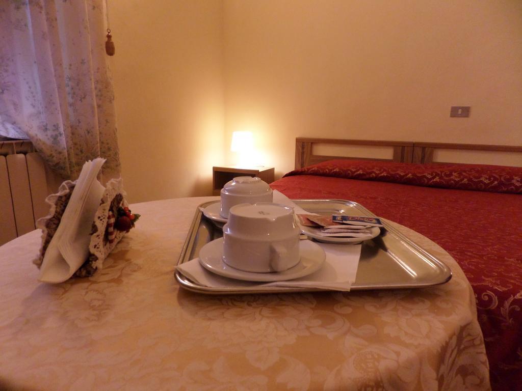 Hotel Delizia Genovese Montecatini-Terme Camera foto